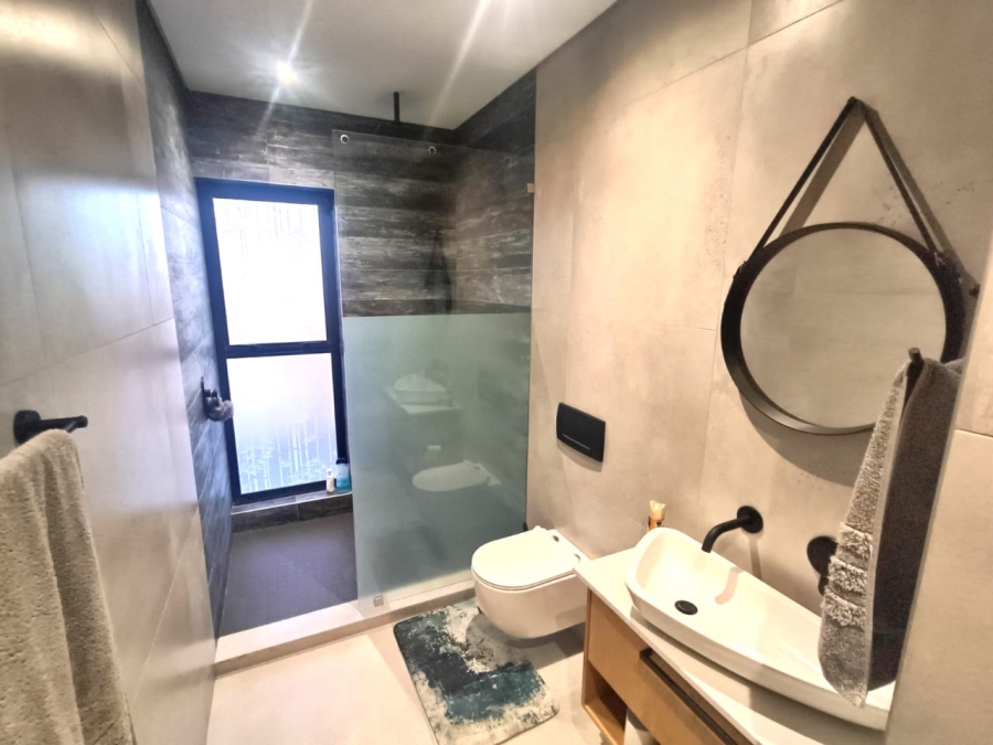 6 Bedroom Property for Sale in Elim Western Cape